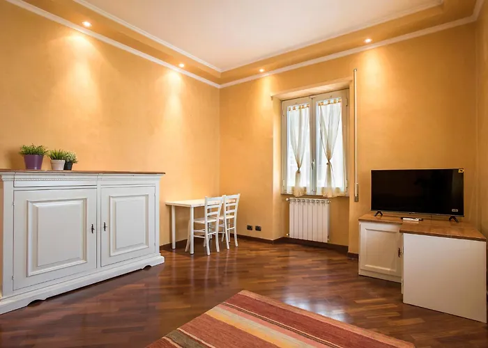 Apartment A Poche Fermate Dal Centro - Design