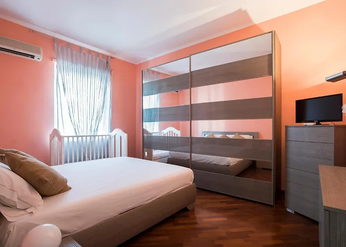A Poche Fermate Dal Centro - Design * Rom