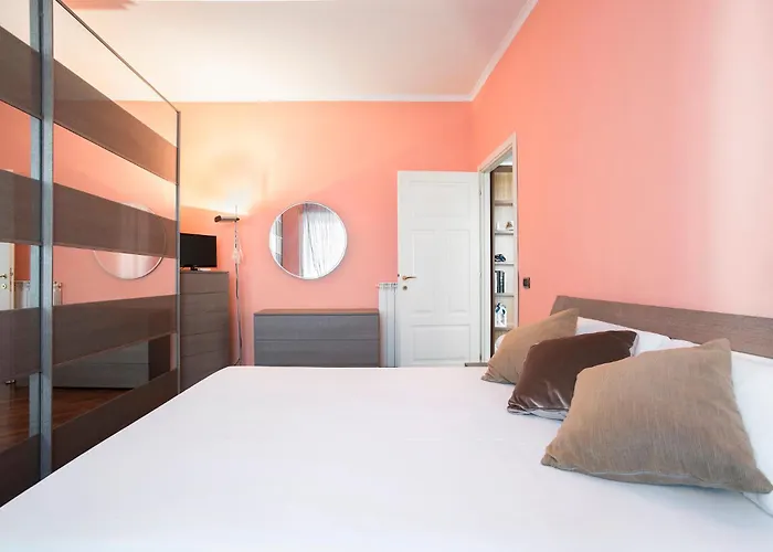 A Poche Fermate Dal Centro - Design * Rom
